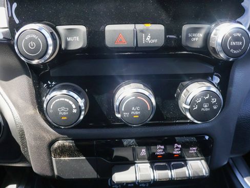 New 2026 RAM 1500 Express AWD/4WD image 22