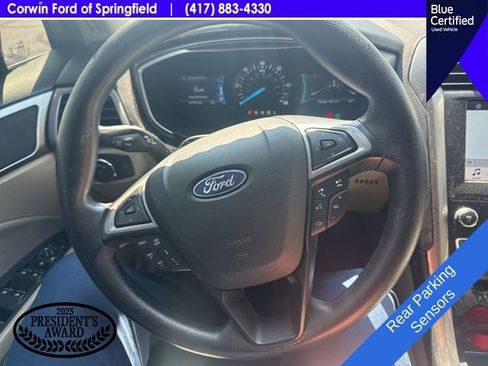 Used 2019 Ford Fusion SE FWD image 12