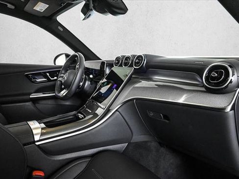 Certified 2025 Mercedes-Benz GLC 43 AMG 4MATIC image 24