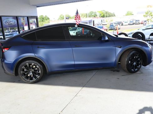 Used 2021 Tesla Model Y Long Range AWD/4WD image 4