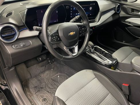 Certified 2024 Chevrolet Trax LT w/ Driver Confidence Package image 5