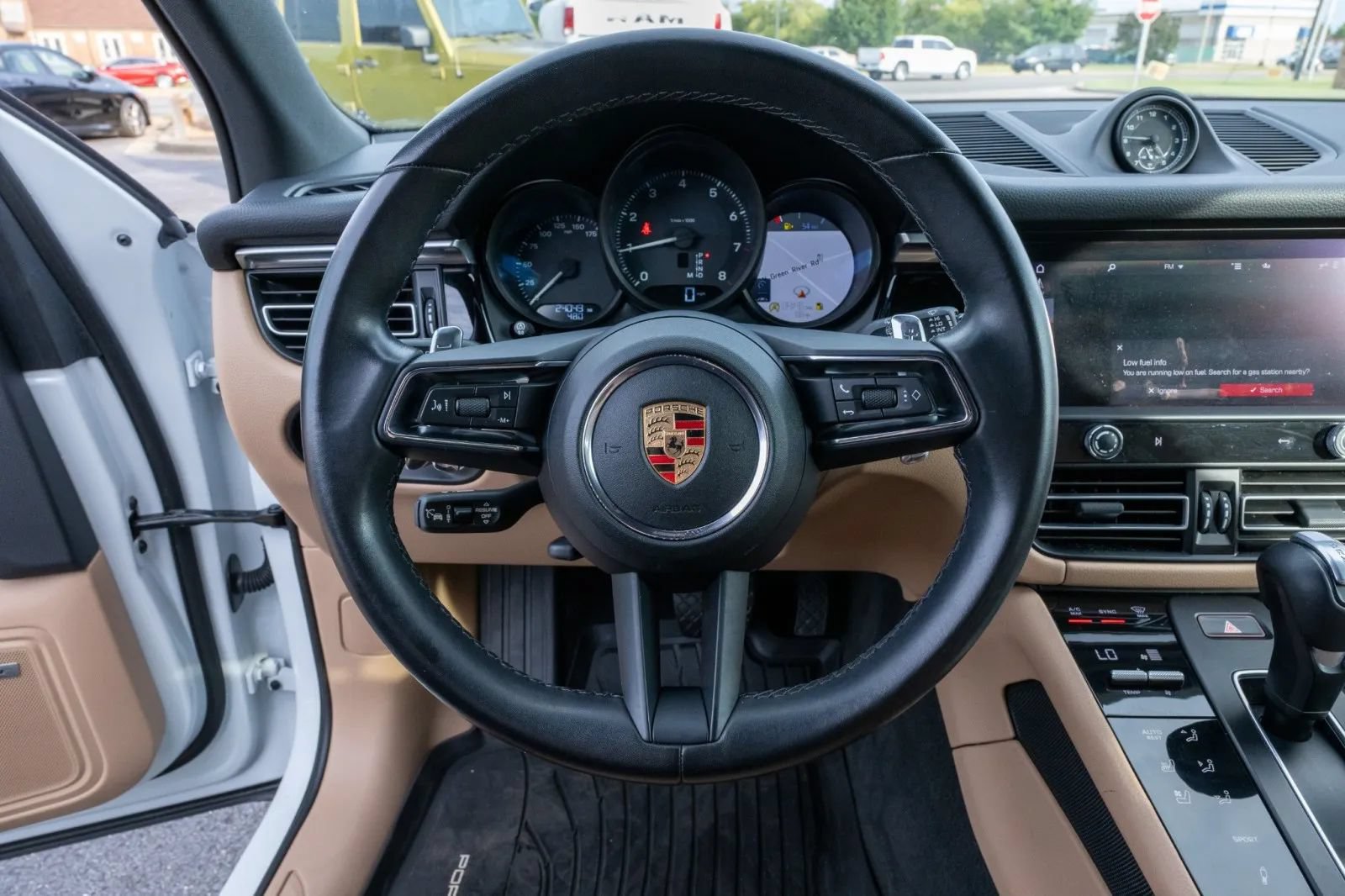 Used 2024 Porsche Macan w/ Premium Plus Package AWD/4WD image 22