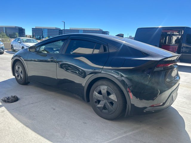 Used 2026 Toyota Prius LE FWD image 4