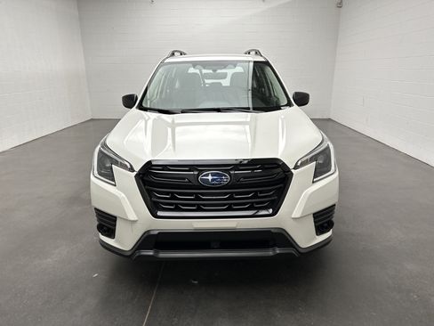 Used 2024 Subaru Forester AWD/4WD image 3