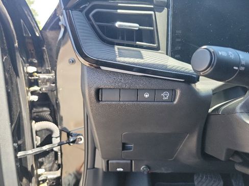 Used 2025 Nissan Kicks SR FWD image 22
