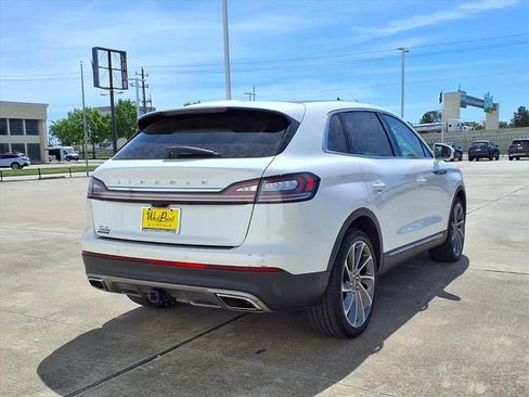 Certified 2021 Lincoln Nautilus Reserve w/ Equipment Group 202A AWD/4WD image 2
