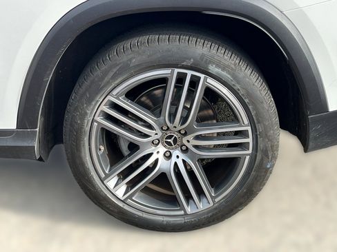 Used 2025 Mercedes-Benz GLS 450 4MATIC image 6
