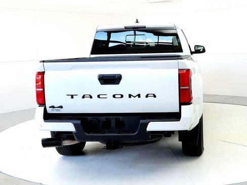Used 2024 Toyota Tacoma TRD Sport w/ TRD Sport Upgrade Package AWD/4WD image 5