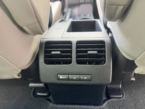 Used 2012 MAZDA MAZDA5 Grand Touring FWD image 40