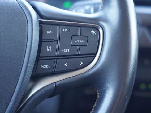 Used 2020 Lexus UX 250h w/ Premium Package AWD/4WD image 22