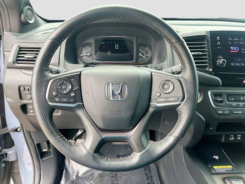 Used 2024 Honda Passport TrailSport image 11