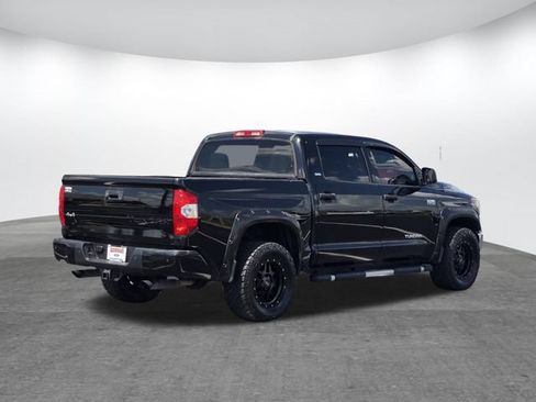 Used 2019 Toyota Tundra SR5 w/ Convenience Package AWD/4WD image 4