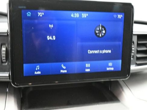 Used 2022 Ford Explorer XLT w/ Equipment Group 202A image 11