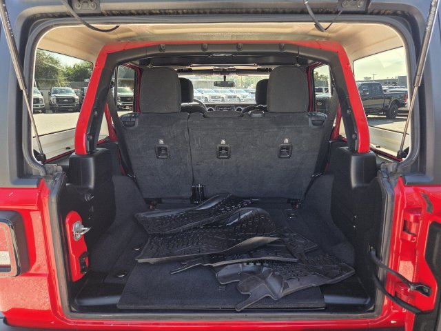 Used 2020 Jeep Wrangler Unlimited Sahara AWD/4WD image 19