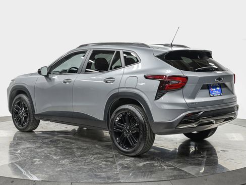 Used 2025 Chevrolet Trax ACTIV w/ Driver Confidence Package image 4