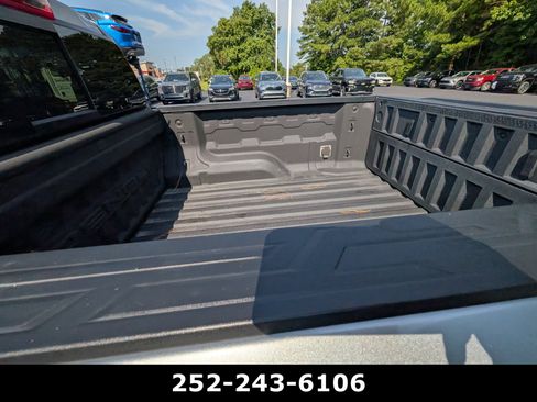 Used 2024 GMC Canyon Denali AWD/4WD image 11