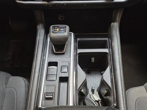 Used 2022 Nissan Pathfinder S image 22