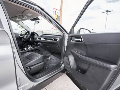 Used 2024 Mitsubishi Outlander SE image 13