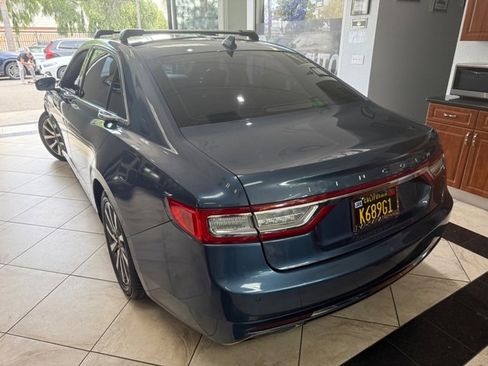 Used 2018 Lincoln Continental Premiere image 5