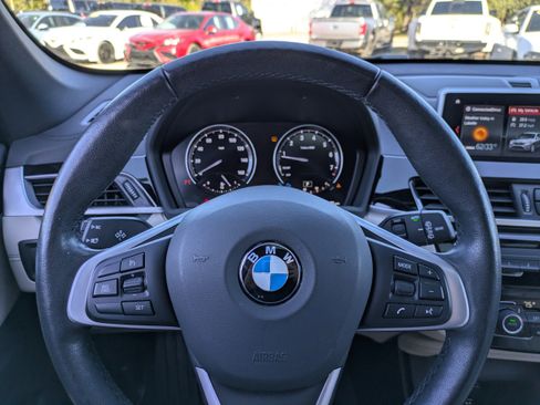 Used 2022 BMW X1 sDrive28i w/ Premium Package image 23