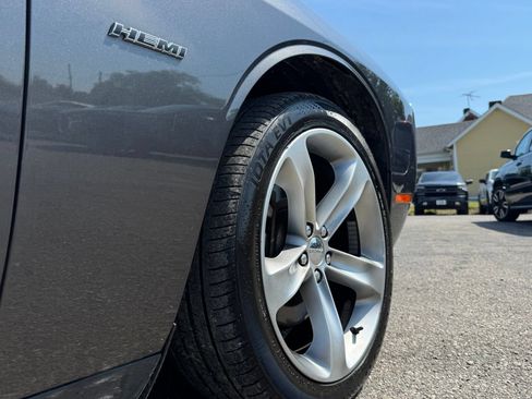Used 2016 Dodge Challenger R/T RWD image 9