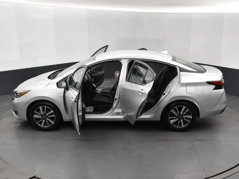 Used 2025 Nissan Versa SV FWD image 7