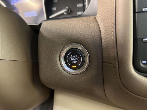 Used 2021 GMC Yukon Denali w/ Denali Premium Package AWD/4WD image 16