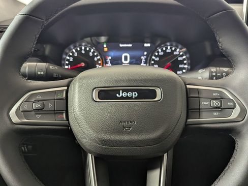 New 2026 Jeep Compass Latitude image 18