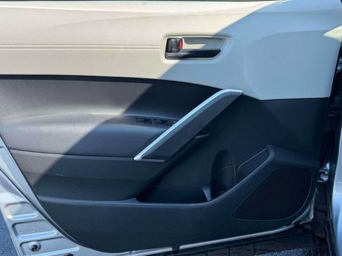 Used 2022 Toyota Corolla Cross L image 15