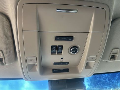 Used 2017 Chevrolet Suburban LT AWD/4WD image 62