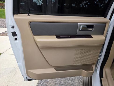 Used 2014 Ford Expedition EL XLT w/ Equipment Group 202A image 33