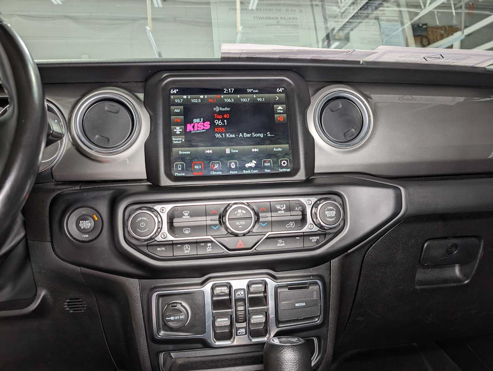 Used 2022 Jeep Wrangler Unlimited Sahara AWD/4WD image 33