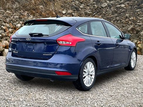 Used 2016 Ford Focus Titanium image 2
