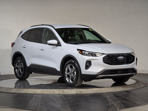 Used 2025 Ford Escape ST-Line Select image 2