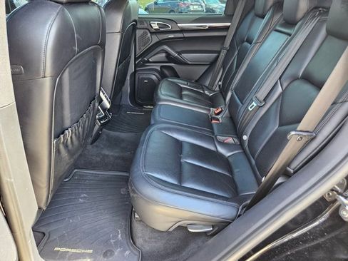 Used 2017 Porsche Cayenne S Platinum image 15