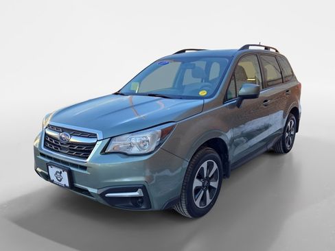 Used 2017 Subaru Forester 2.5i Premium w/ All-Weather Package image 3