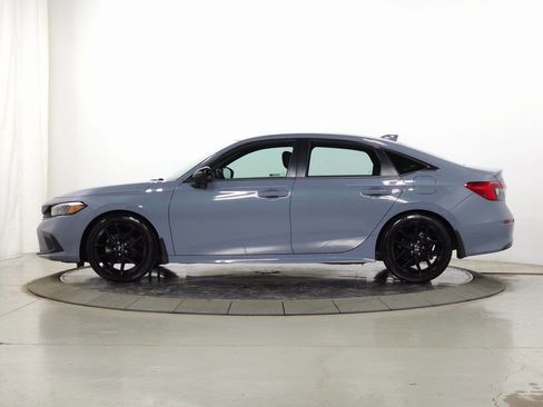 Used 2022 Honda Civic Sport image 2