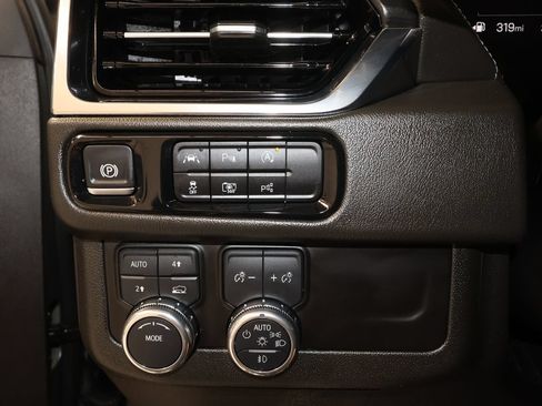 Used 2025 GMC Yukon XL Denali AWD/4WD image 11