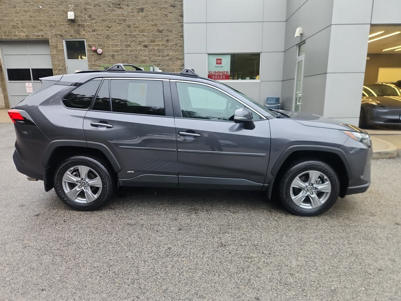 Used 2025 Toyota RAV4 LE AWD/4WD image 22
