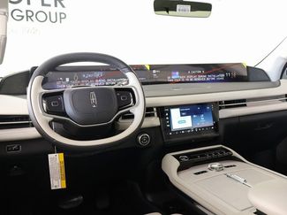 New 2025 Lincoln Navigator Reserve video 2