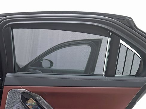 Used 2023 BMW i7 xDrive60 w/ Executive Package 2 image 45