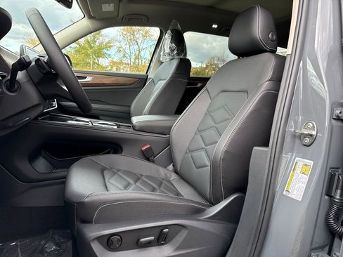 New 2026 Volkswagen Atlas SE image 3