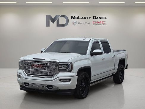 Certified 2018 GMC Sierra 1500 Denali w/ Denali Ultimate Package AWD/4WD image 2