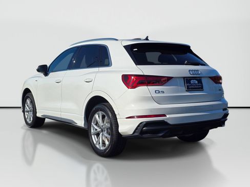 Used 2022 Audi Q3 2.0T Premium w/ Convenience Package AWD/4WD image 3