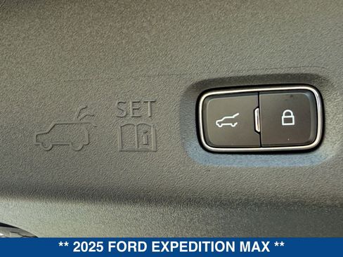 New 2025 Ford Expedition Max Active image 15