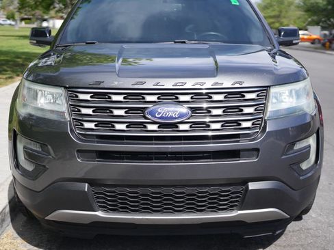 Used 2016 Ford Explorer XLT w/ Equipment Group 201A FWD image 18