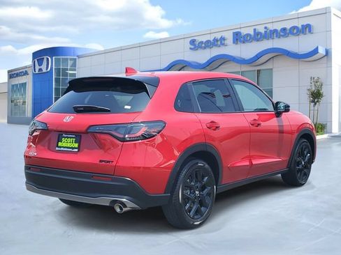 Certified 2025 Honda HR-V Sport image 4