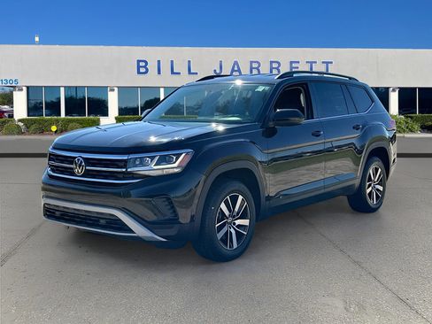 Used 2023 Volkswagen Atlas SE image 3