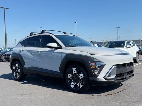Certified 2025 Hyundai Kona SEL FWD image 3