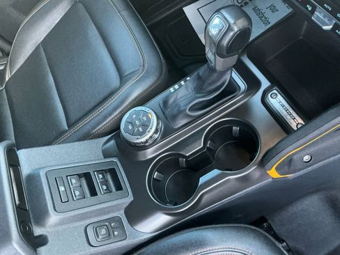 Used 2023 Ford Bronco Badlands w/ Sasquatch Package image 18